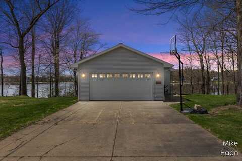 13545 Armitage Drive, Coral, MI 49322