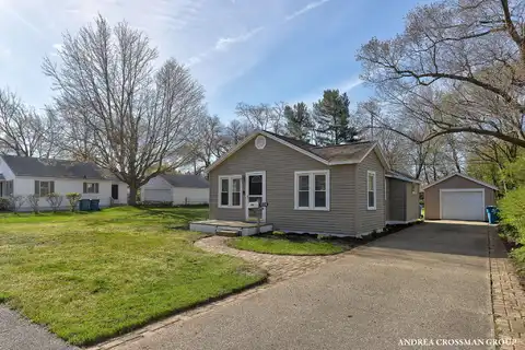 1326 Woodlawn Avenue, Grand Haven, MI 49417