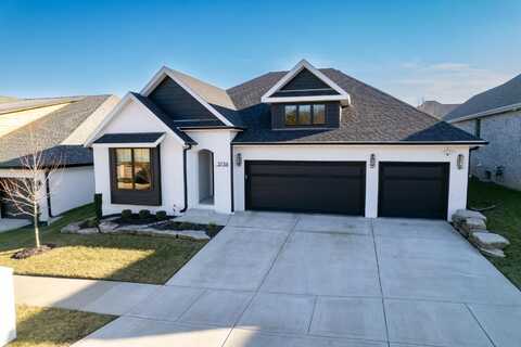3738 E Woodhue Street, Springfield, MO 65802