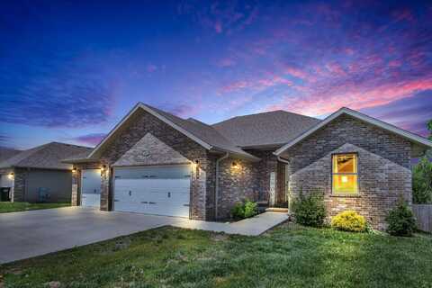205 W Canterbury Lane, Willard, MO 65781