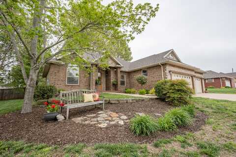 1733 E Charles Street, Republic, MO 65738