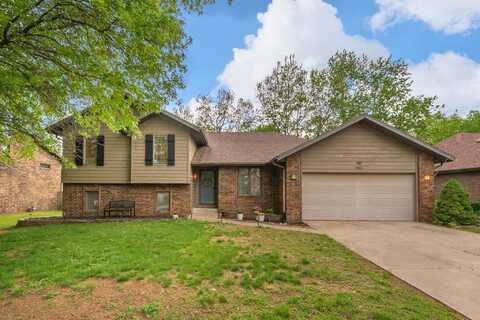 5483 S Parkhill Avenue, Springfield, MO 65810