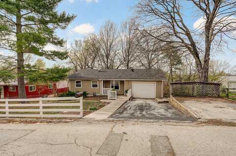 901 S 5th Street, Ozark, MO 65721