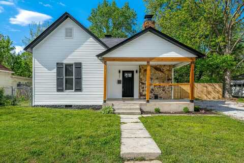 27 W Saint Louis Street, Aurora, MO 65605