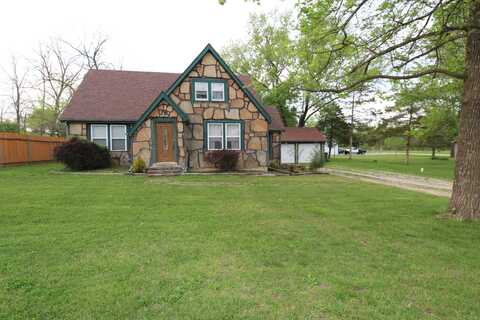 305 Pine Grove Road, Willow Springs, MO 65793