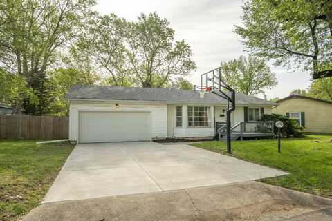 2416 S Westwood Avenue, Springfield, MO 65807