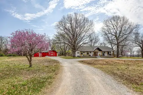 8613 Oxbow Lane, Neosho, MO 64850