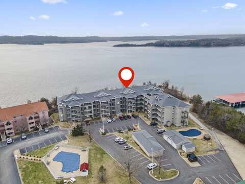 680 Emerald Pointe Bld 3 Unit 5 Drive, Hollister, MO 65672
