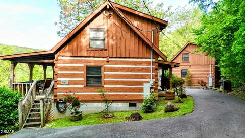 2570 Pittman Center Road, Sevierville, TN 37876
