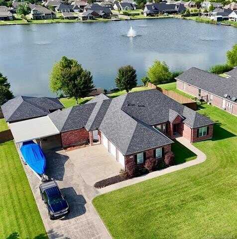 2536 S Savannah Lane, Lake Charles, LA 70605