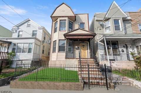 80 Woodlawn Ave, Jersey City, NJ 07305
