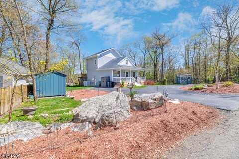 14 Ellisdale Rd, West Milford, NJ 07421