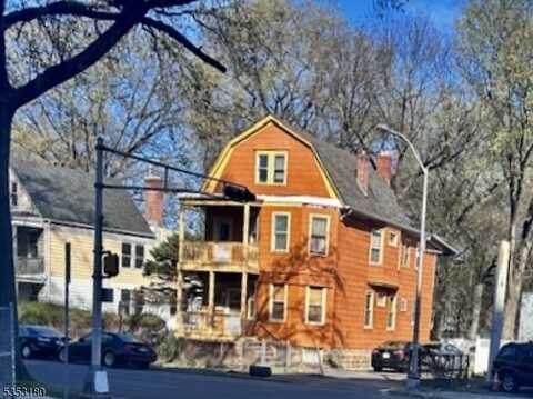 72 N Park St, East Orange, NJ 07017