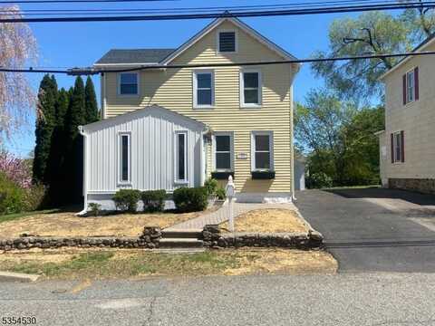 30 Roosevelt Ave, Butler, NJ 07405