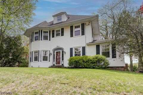 12 Linwood Ter, Caldwell, NJ 07006