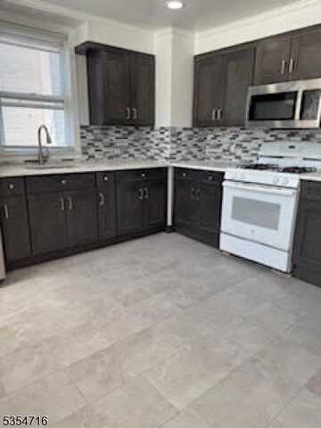 202 Chestnut St, Roselle, NJ 07203