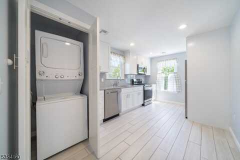 55 Summit Ave, Chatham, NJ 07928