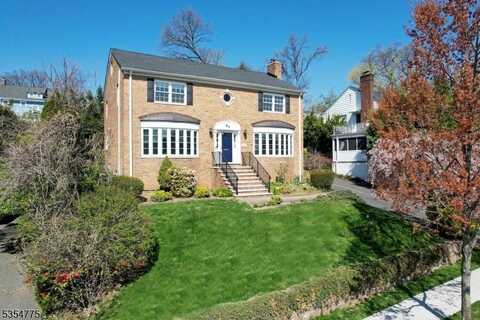 56 Stonehouse Rd, Glen Ridge, NJ 07028