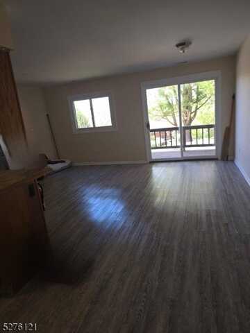22 Wimbledon Dr, Vernon, NJ 07462