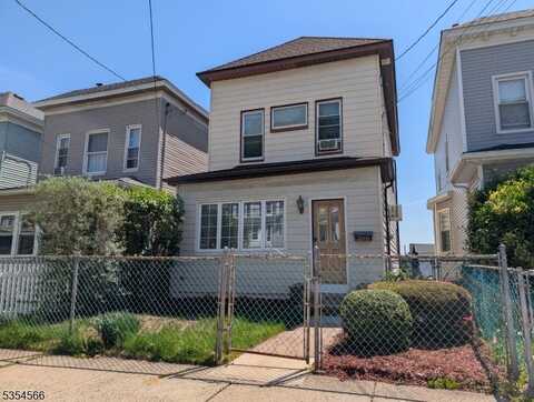 288 Elm St, Kearny, NJ 07032