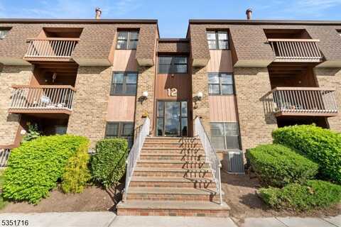 144c Overlook Ct, Woodbridge, NJ 07095