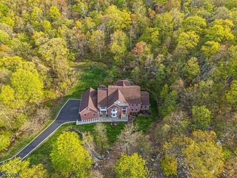 143 S Glen Rd, Kinnelon, NJ 07405