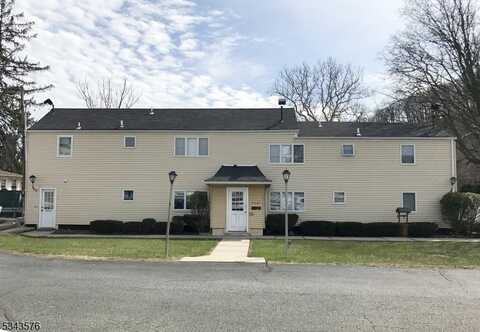 37 Main St, Bloomingdale, NJ 07403