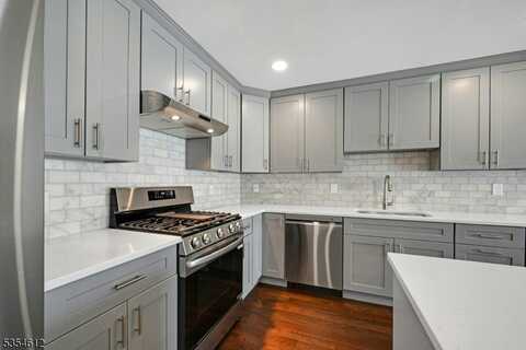266 Garibaldi Ave, Lodi, NJ 07644
