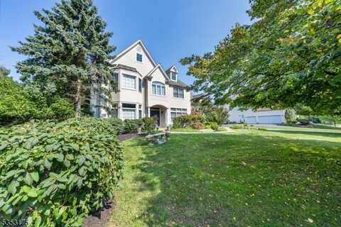 5 Jagger Ct, West Orange, NJ 07052