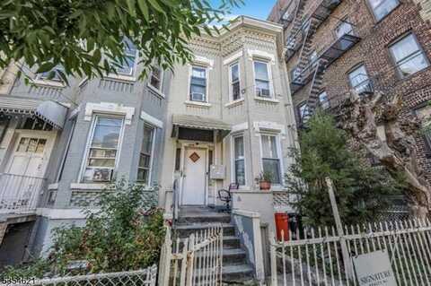 215 44Th St, Union City, NJ 07087