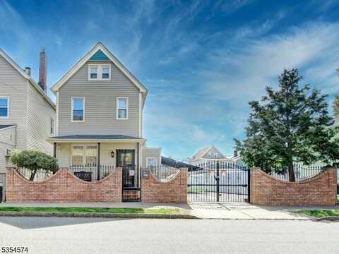 334 Cortlandt St, Belleville, NJ 07109