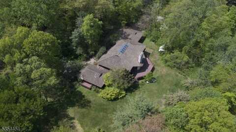 15 Long Hill Rd, Harding Lakes, NJ 07976