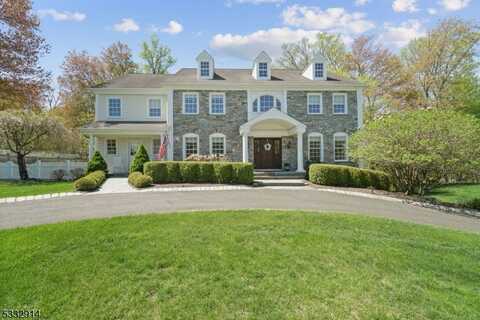27 Howard St, Wyckoff, NJ 07481