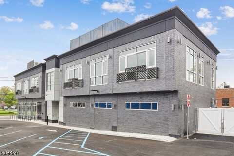 271 Millburn Ave, Millburn, NJ 07041