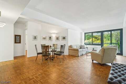 609 West So Orange Ave, 4A, South Orange, NJ 07079
