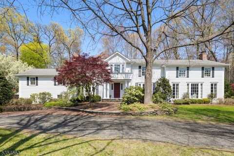 345 W Shore Dr, Wyckoff, NJ 07481