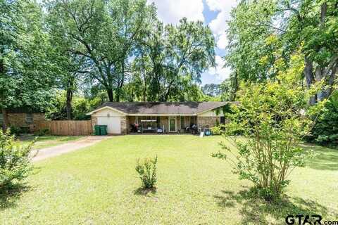 1118 E Neches, Palestine, TX 75801