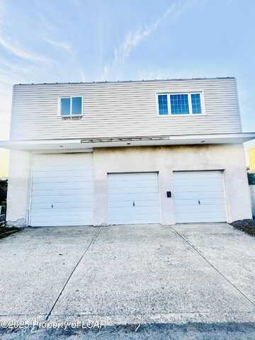 1117 Burton Street, Freeland, PA 18224