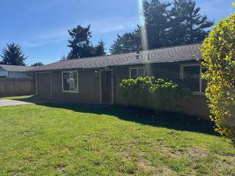 2440 Thiel Avenue, McKinleyville, CA 95519