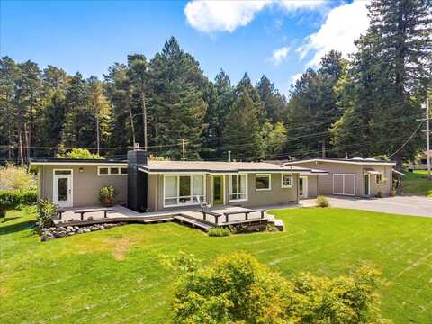 7881 Valley Drive, Elk River, CA 95503