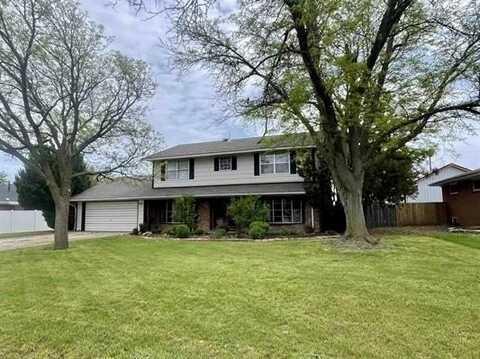 956 E 1st, Russell, KS 67665