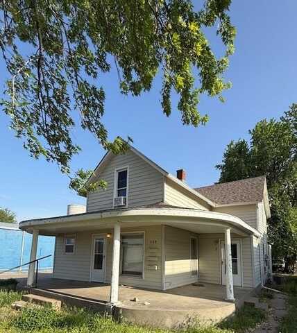 219 W 4th St, Larned, KS 67550