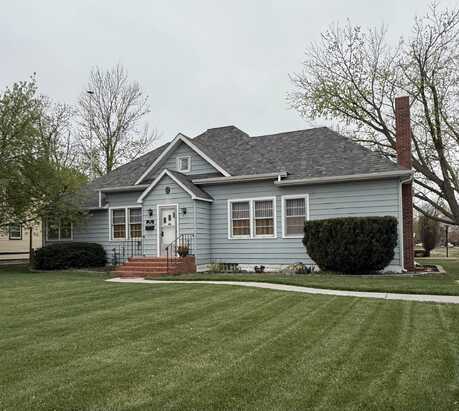 521 Corse Ave, Larned, KS 67550