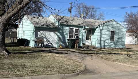 450 W 10th, Hoisington, KS 67554