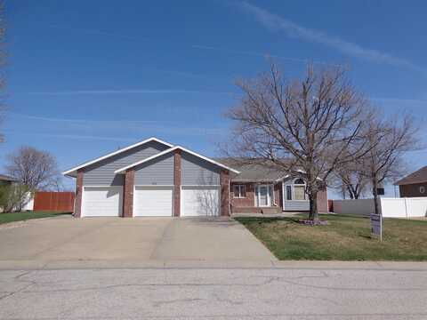 303 2nd St, Ellis, KS 67637