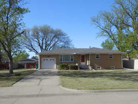 615 W 2nd, Russell, KS 67665