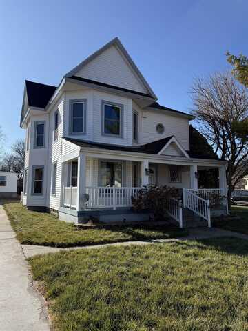 539 W 7th St, Larned, KS 67550