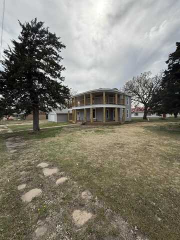 819 Pine, La Crosse, KS 67548