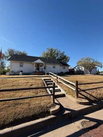 1003 Santa Fe St, Larned, KS 67550