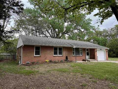 3611 N Waldron St, Hutchinson, KS 67502